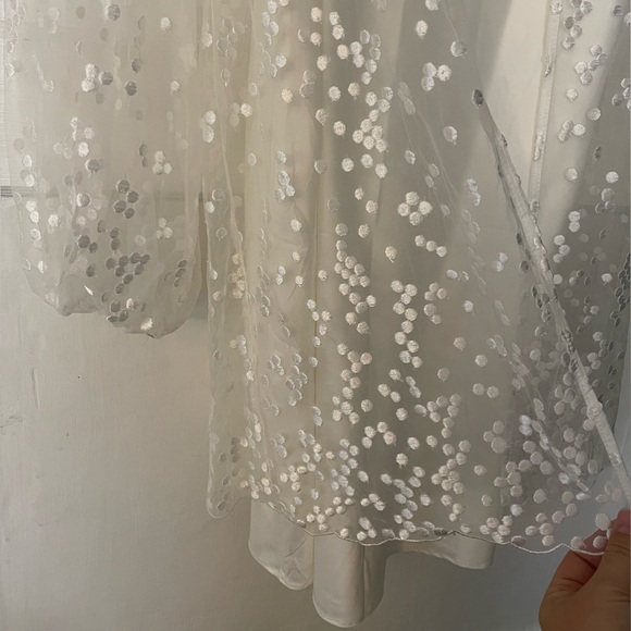 LE ROSE The CAMILE Spot Lace Robe - Picture 5 of 8